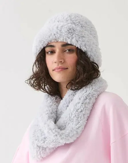 Sirdar Samara Fluffy Snood and Hat Knitting Pattern